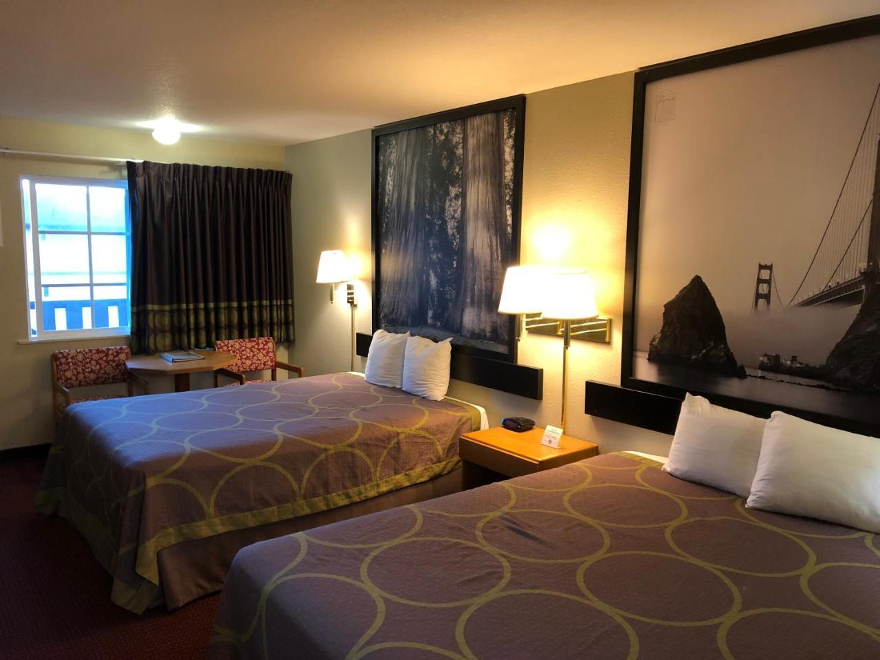 Queen Room with Two Queen Beds - Non-Smoking