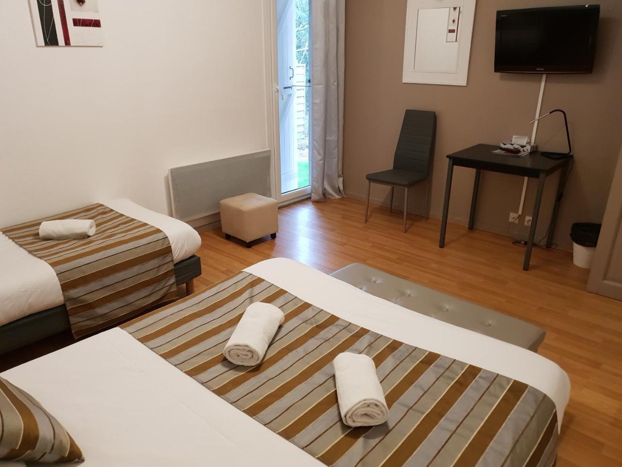 Chambre Triple - Accessible aux Personnes à Mobilité Réduite