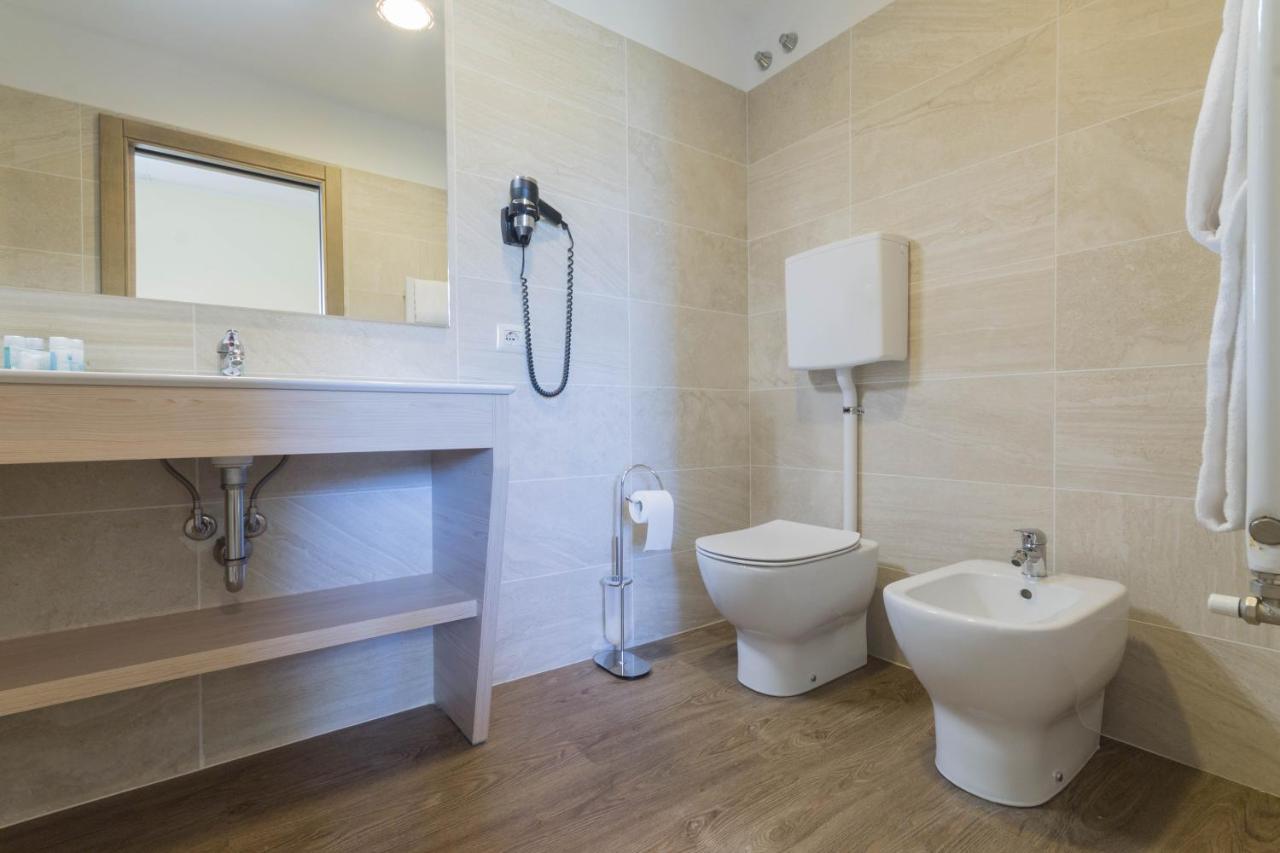 Junior Suite con Terrazza e Vista Lago