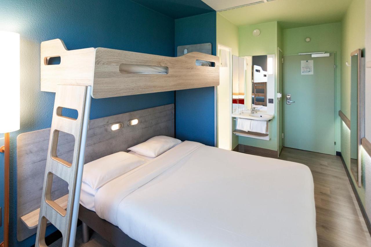 Quarto Triplo com Cama de Casal e Beliche