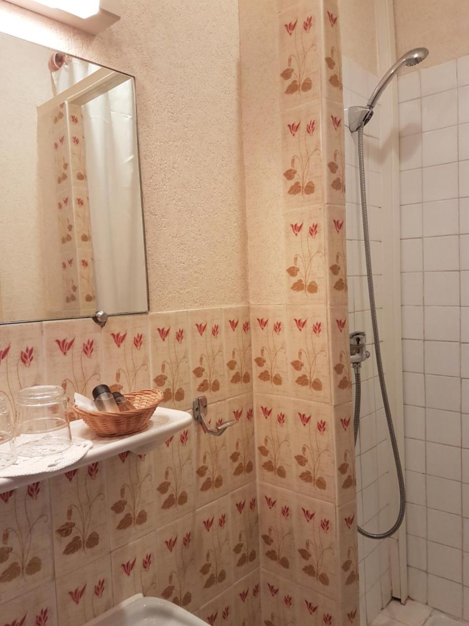 Camera Doppia con Letti Singoli con Vista Giardino