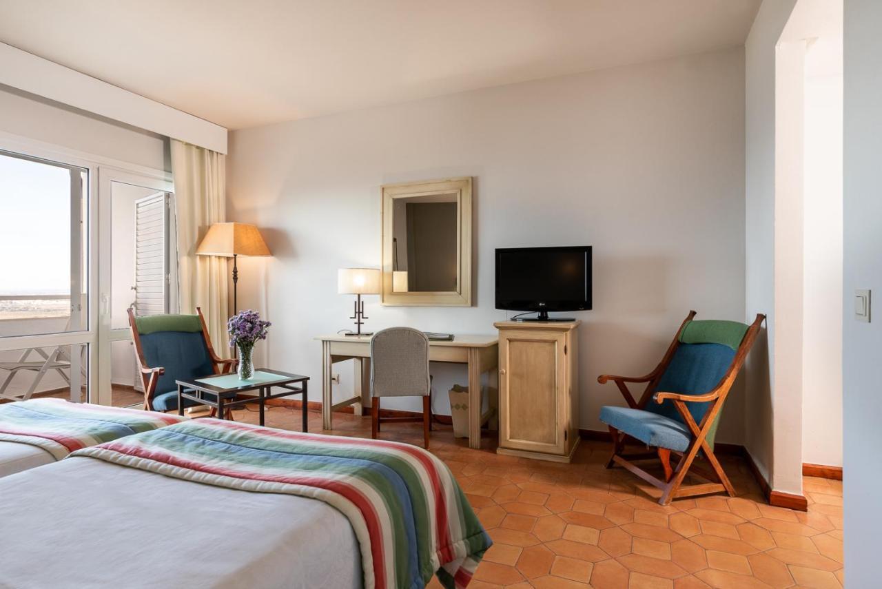 Double or Twin Room with Extra Bed (2 Adults + 1 Child),1436366872:JPEG
