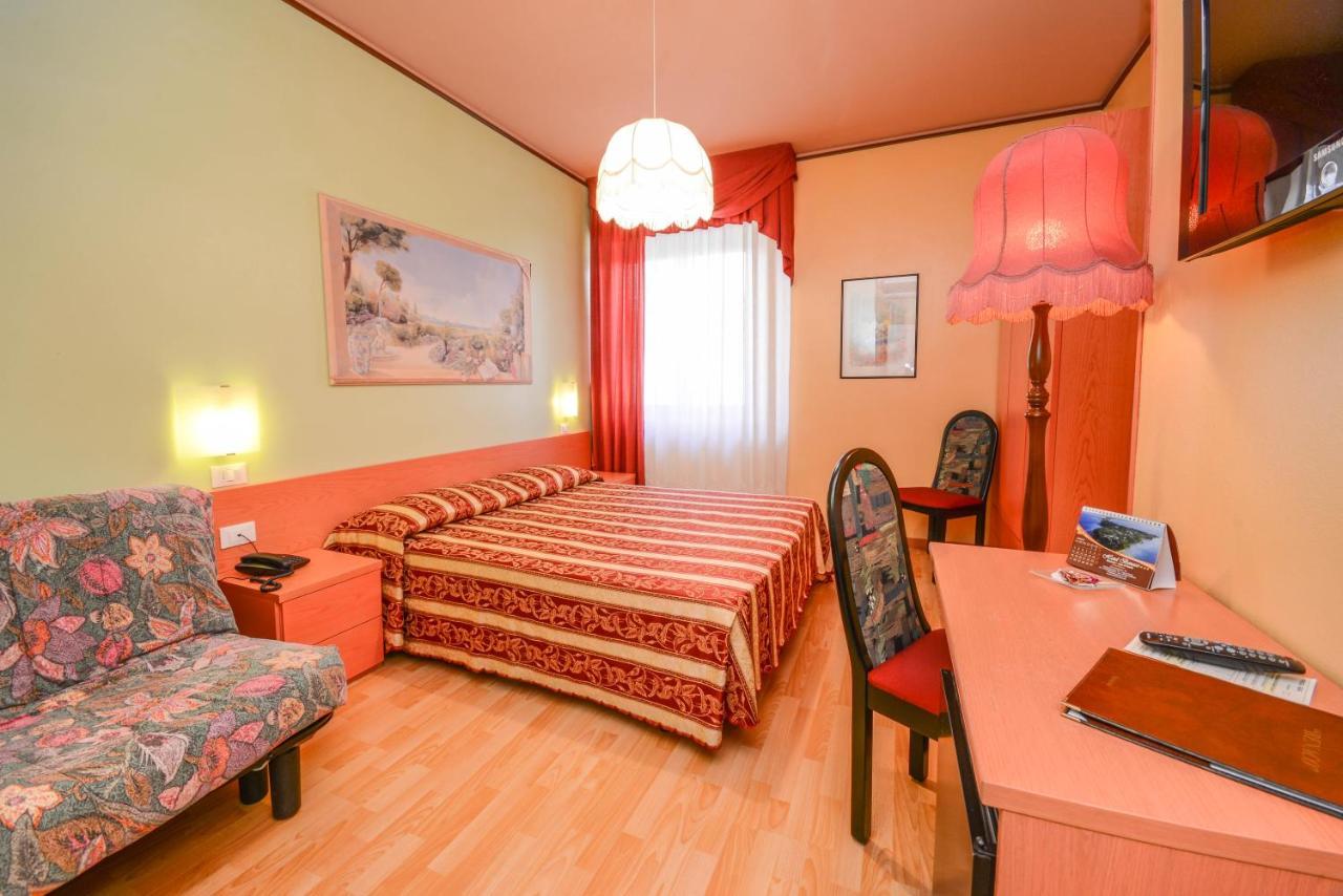 Economy Triple Room,1499288233:JPEG
