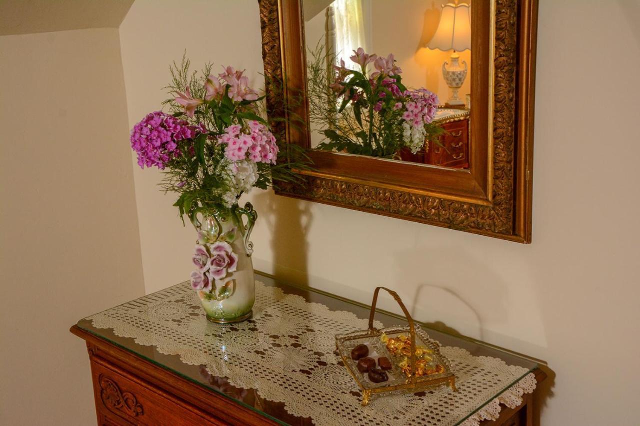 Deluxe Queen Suite