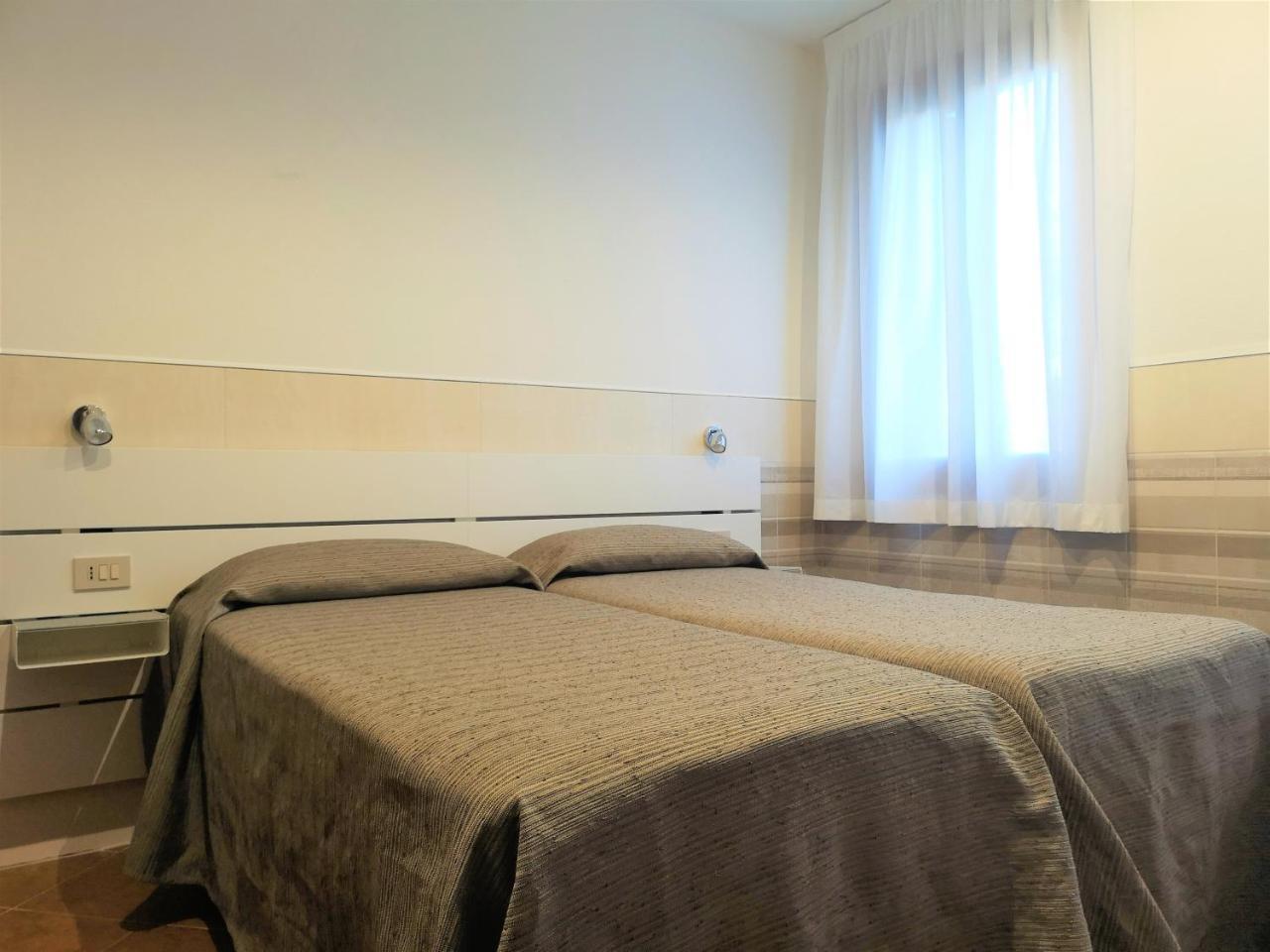 Doppel- oder Zweibettzimmer