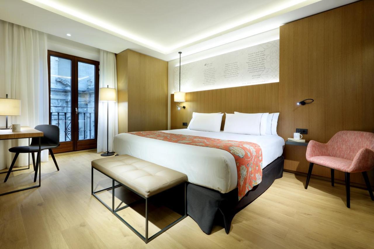 Deluxe Tweepersoonskamer met 1 of 2 Bedden en Uitzicht