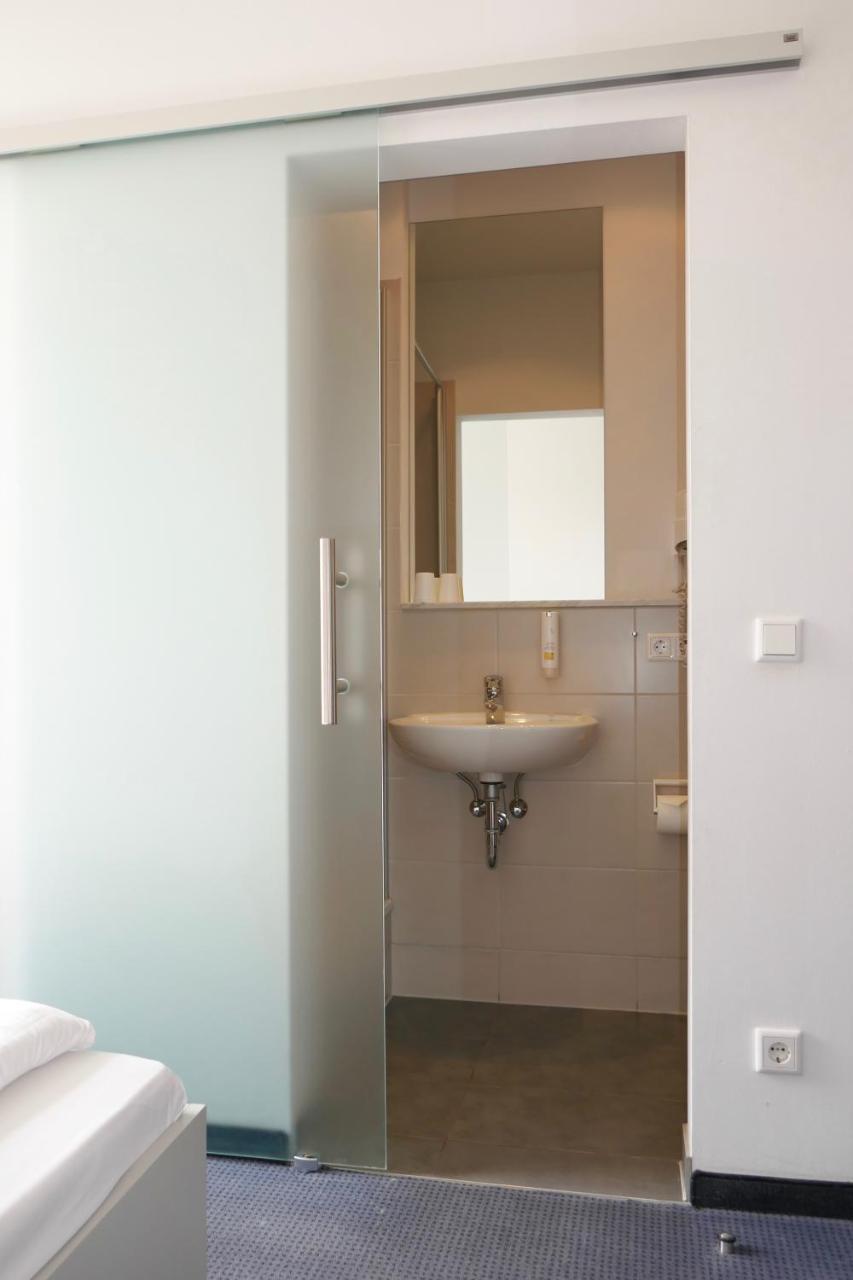 Small Double Room,1151238327:JPEG
