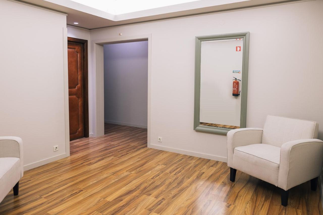 Quarto Familiar (2 Adultos + 2 Crianças)