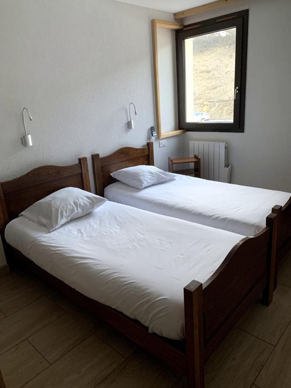 Chambre Double ou Lits Jumeaux avec Salle de Bains Privative
