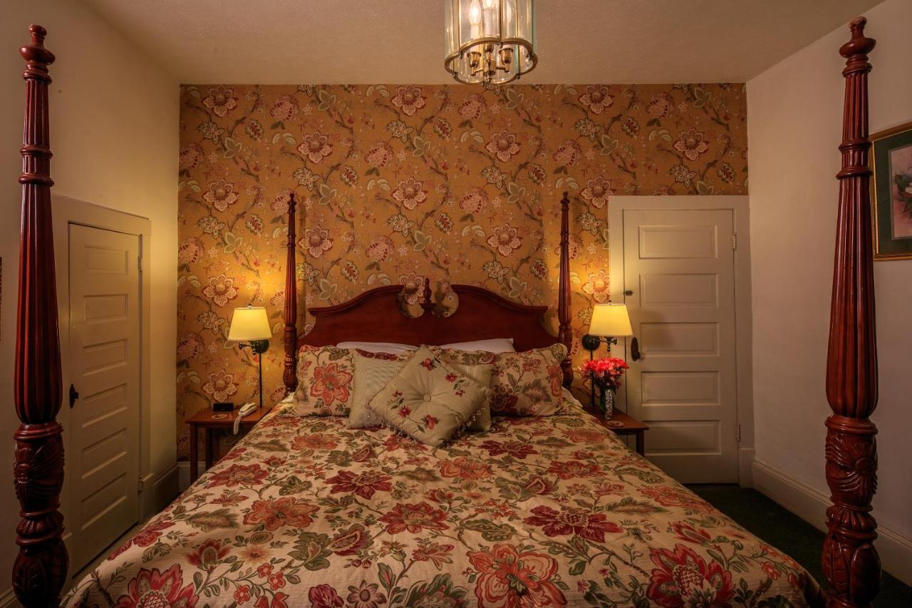 Squire Taylor Suite