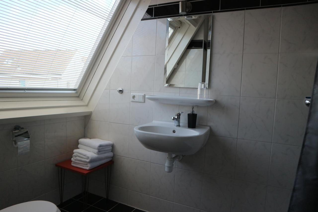Driepersoonskamer met Eigen Badkamer