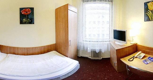 Triple Room,7707568:JPEG