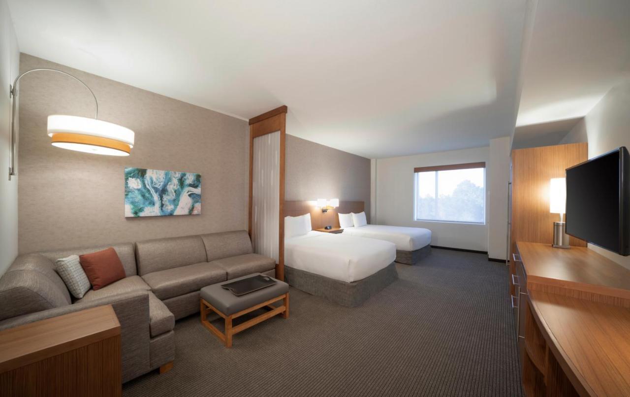 Queen Room with Two Queen Beds and Sofa Bed