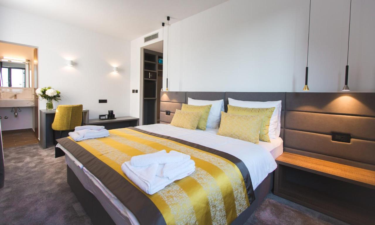 Deluxe Doppel-/Zweibettzimmer