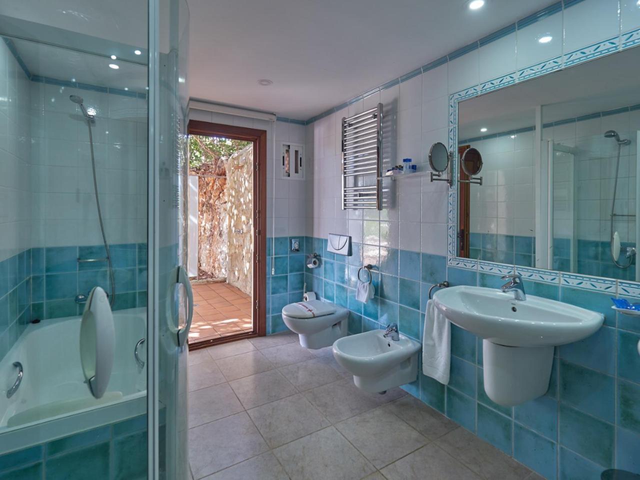 Deluxe Suite (2 Erwachsene + 1 Kind)