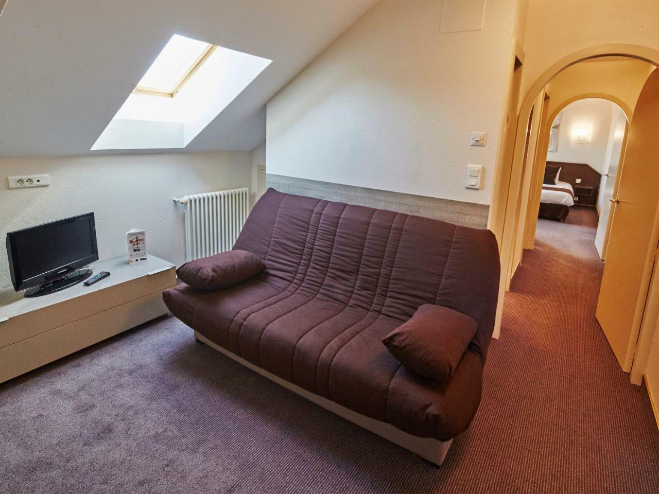 Chambre Supérieure avec 1 Lit Double et 1 Canapé-Lit Simple