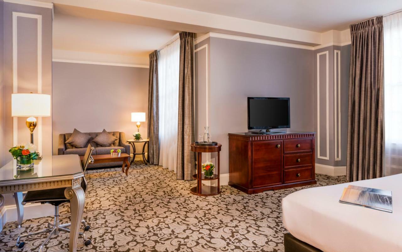 Estudio con cama extragrande