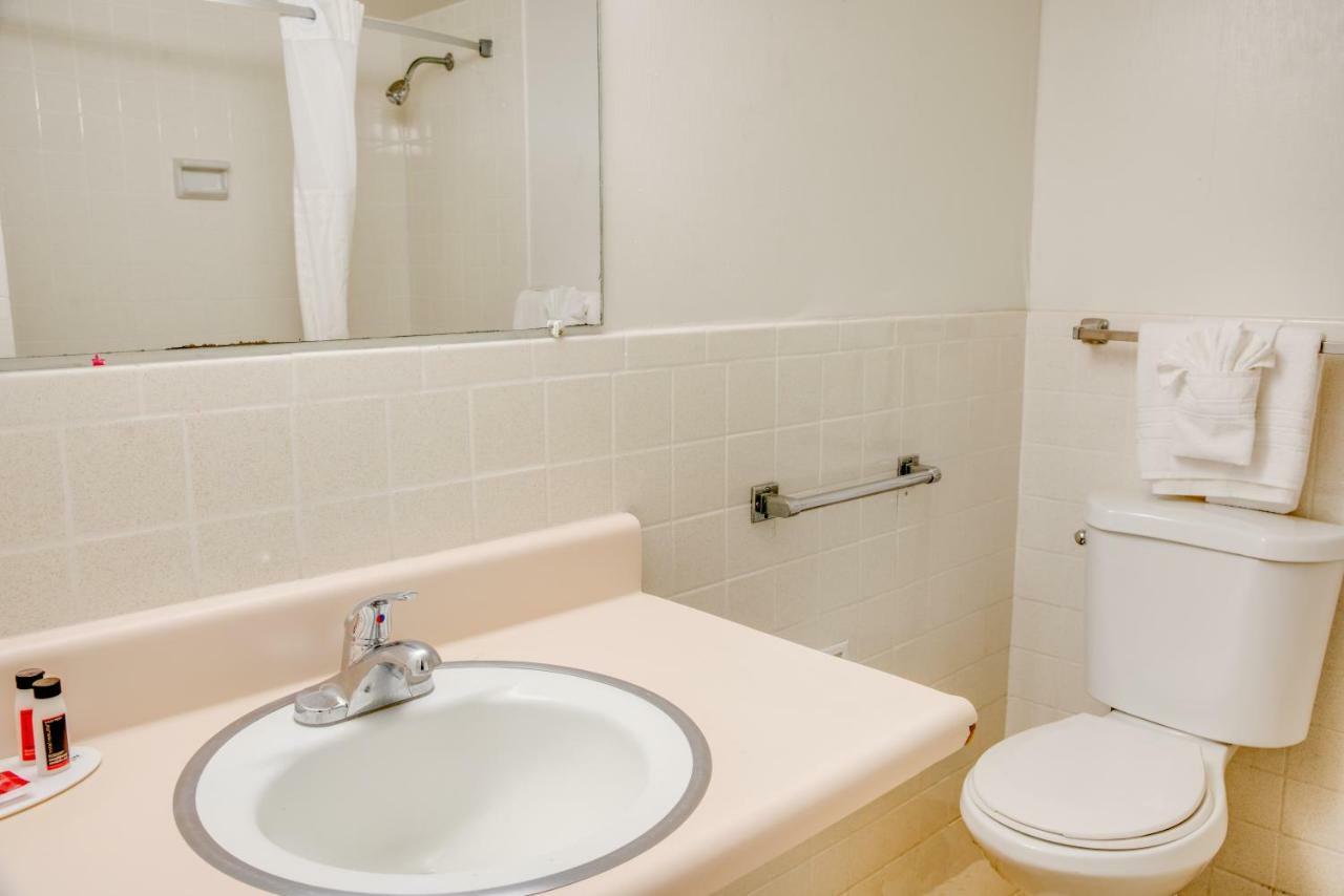 Deluxe Double Room with Two Double Beds - Non-Smoking