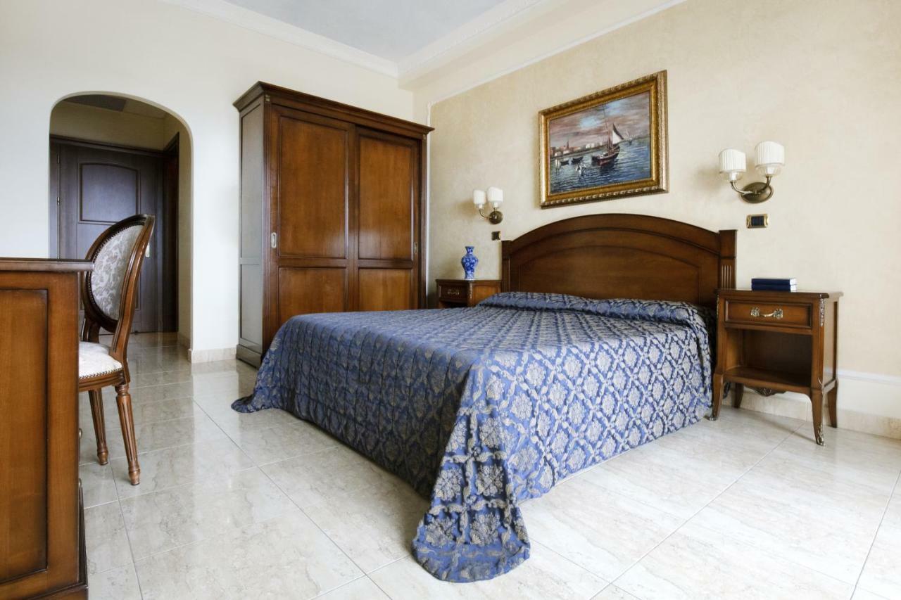 Double or Twin Room,786196143:JPEG