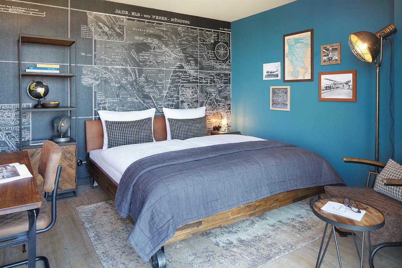 Doppelzimmer mit Balkon mit Hafenblick