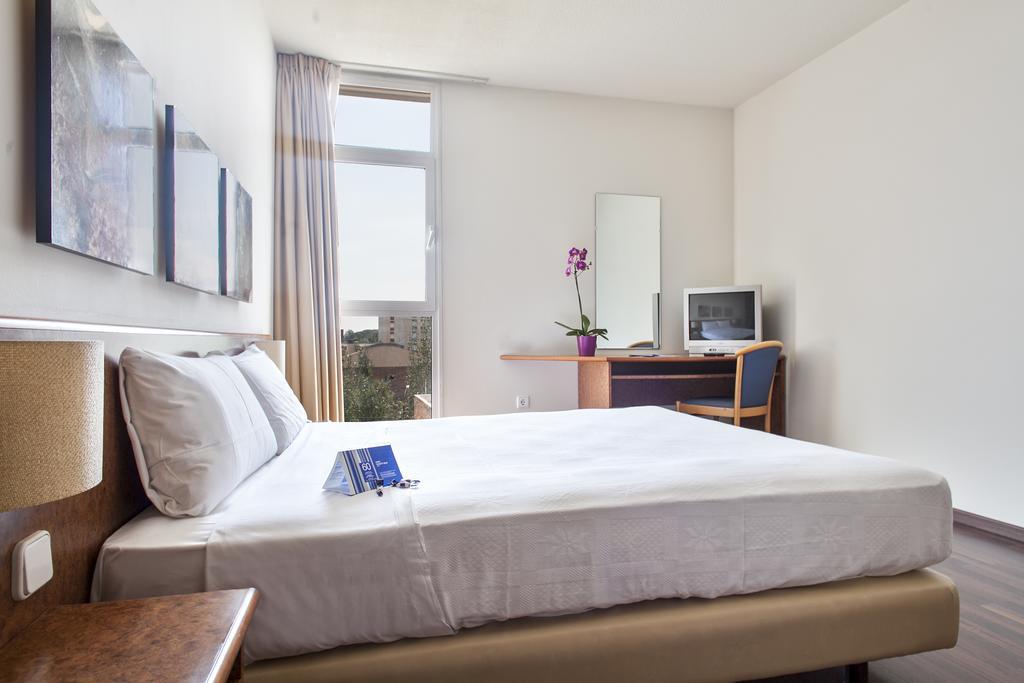 Double Room,1709864111:JPEG