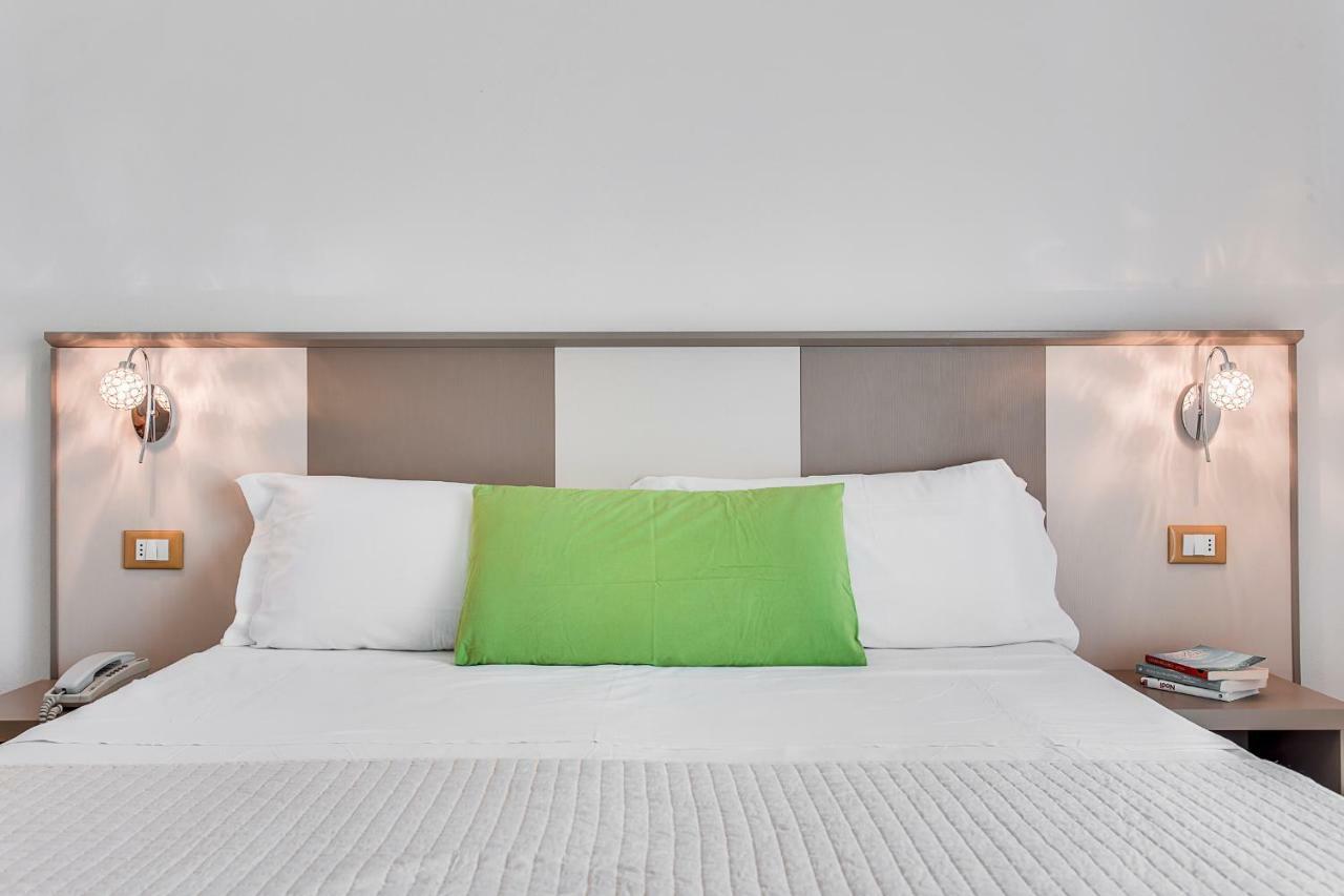 Standard Double Room,789671673:JPEG