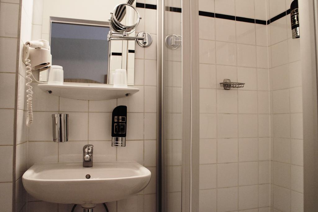 Quarto Duplo