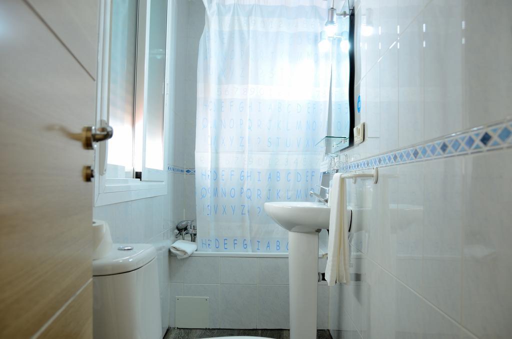 Quarto Individual com Casa de Banho Privativa