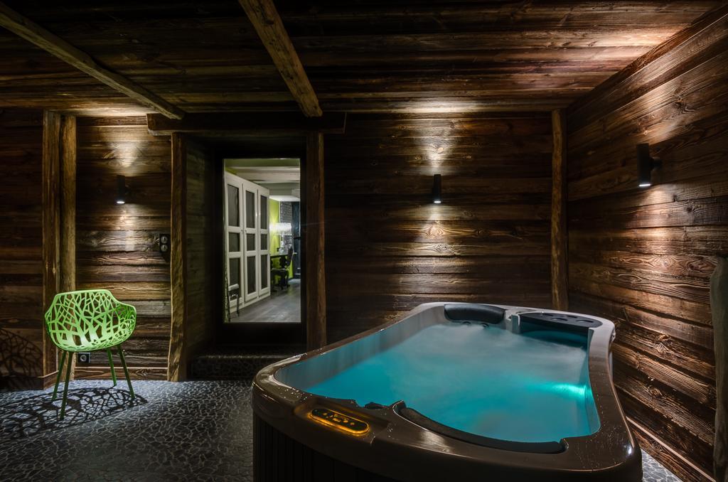 Double Room Private Spa infra-red light sauna,1687463054:JPEG