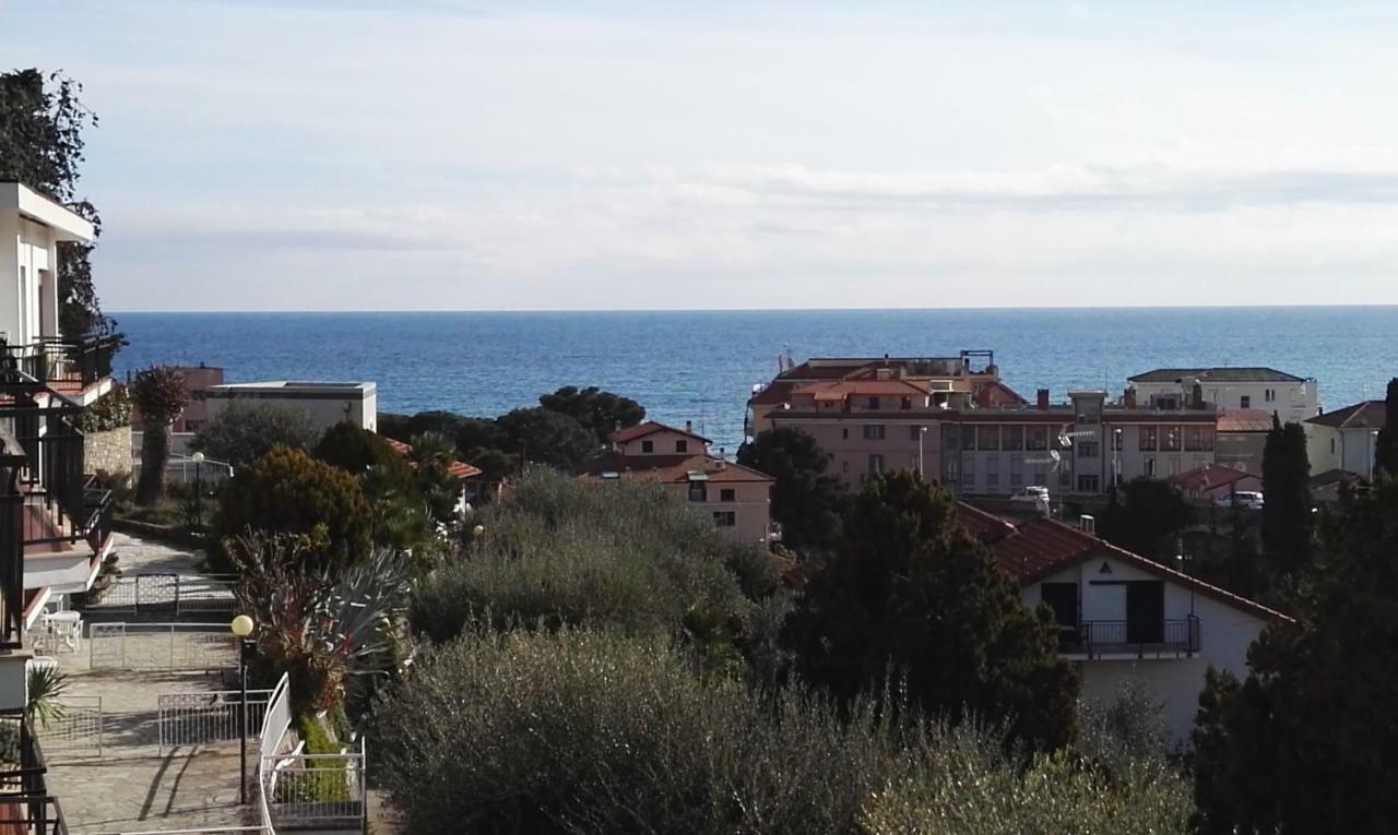 Two-Bedroom Apartment Balcony Sea View,798794055:JPEG