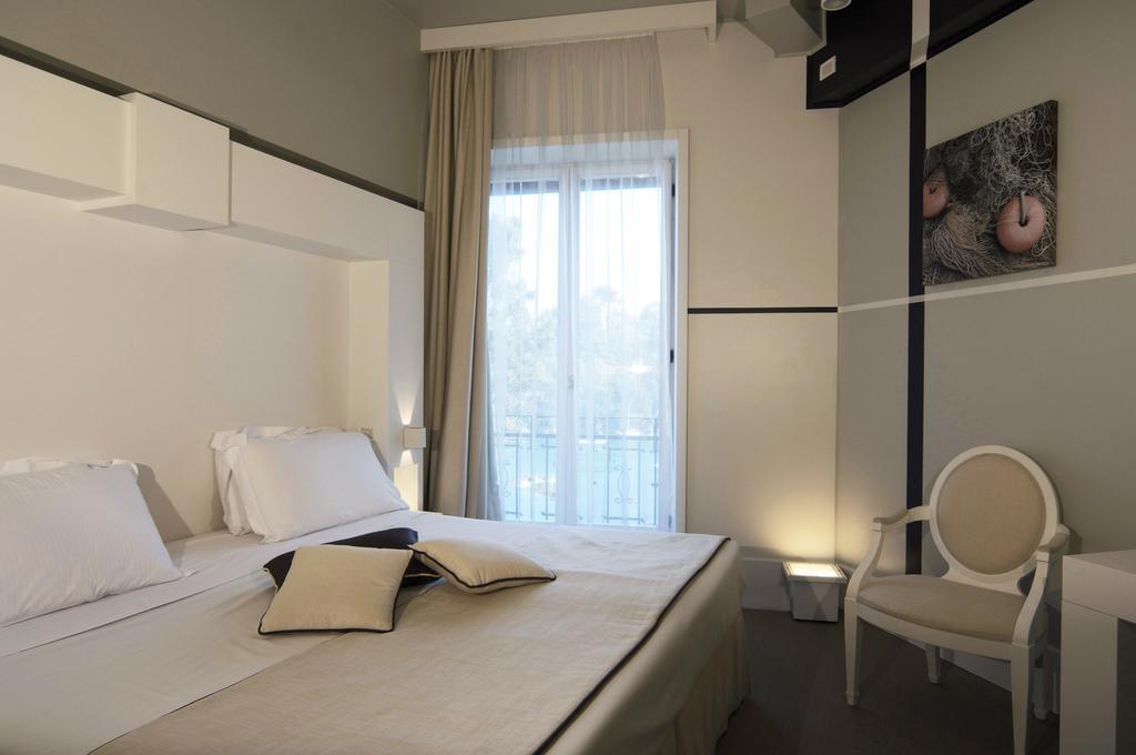 Deluxe Doppel-/Zweibettzimmer mit Meerblick