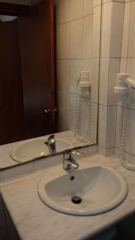 Tweepersoonskamer met 2 Aparte Bedden en Balkon
