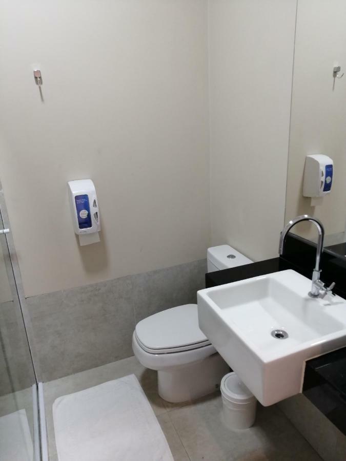 Quarto Econômico com 2 Camas de Solteiro