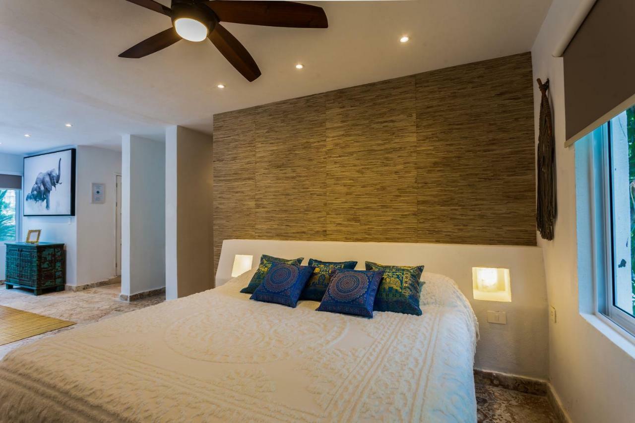 Jacuzzi Suite with Partial Ocean View