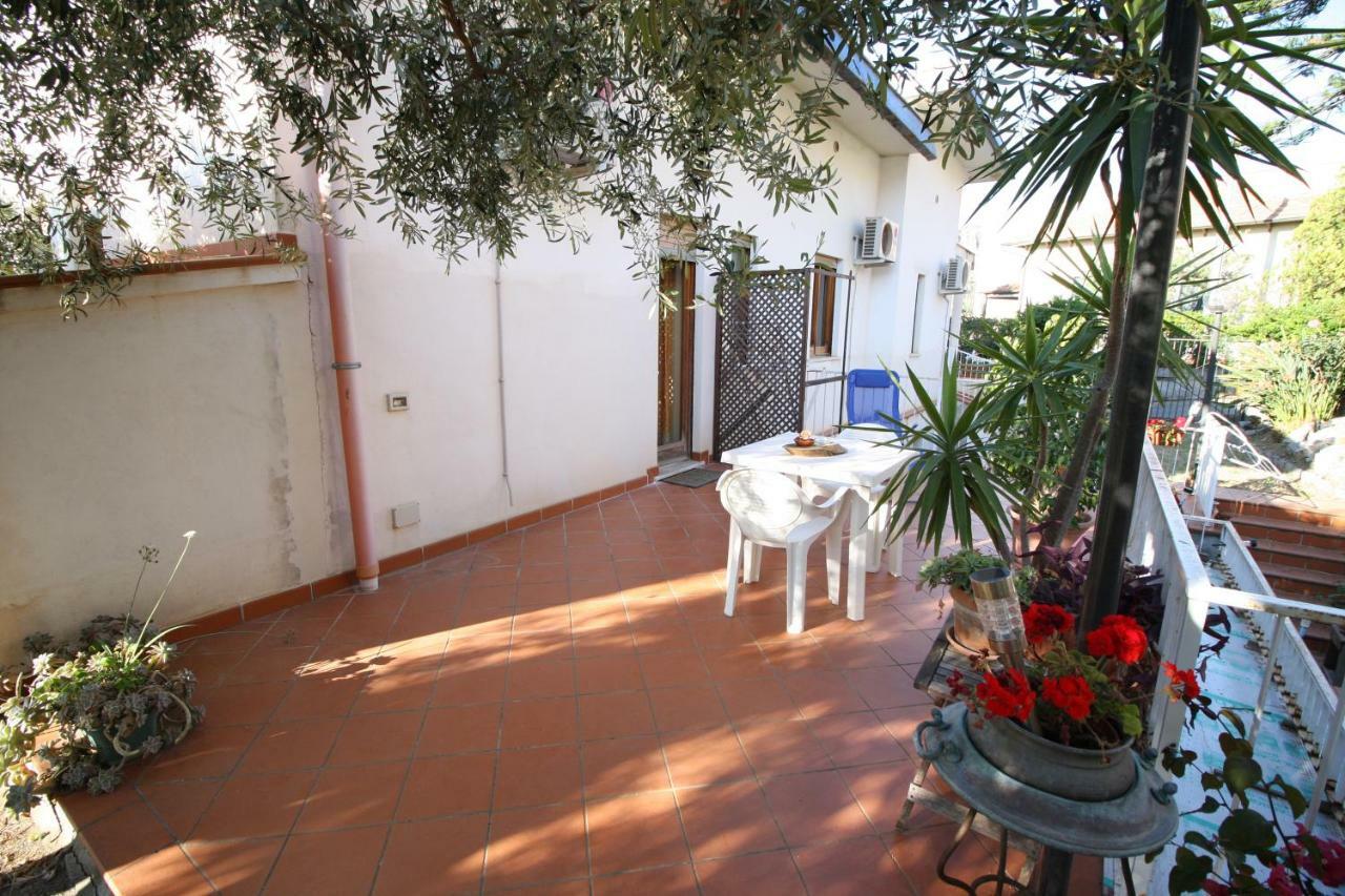 Tweepersoonskamer met 1 of 2 Bedden en een Terras
