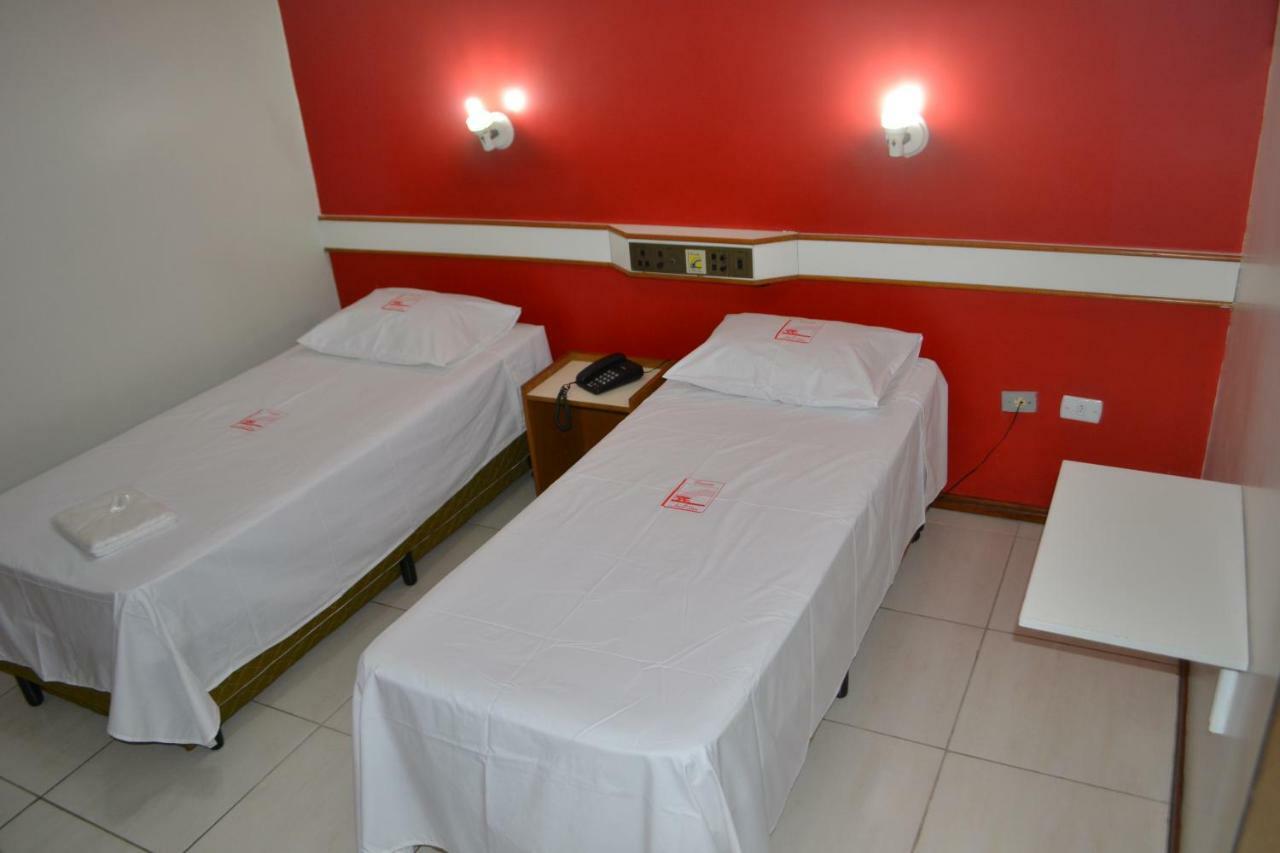 Quarto Individual com Banheiro Privativo