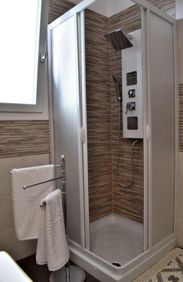 Appartamento con 2 Camere da Letto - Piano Basso