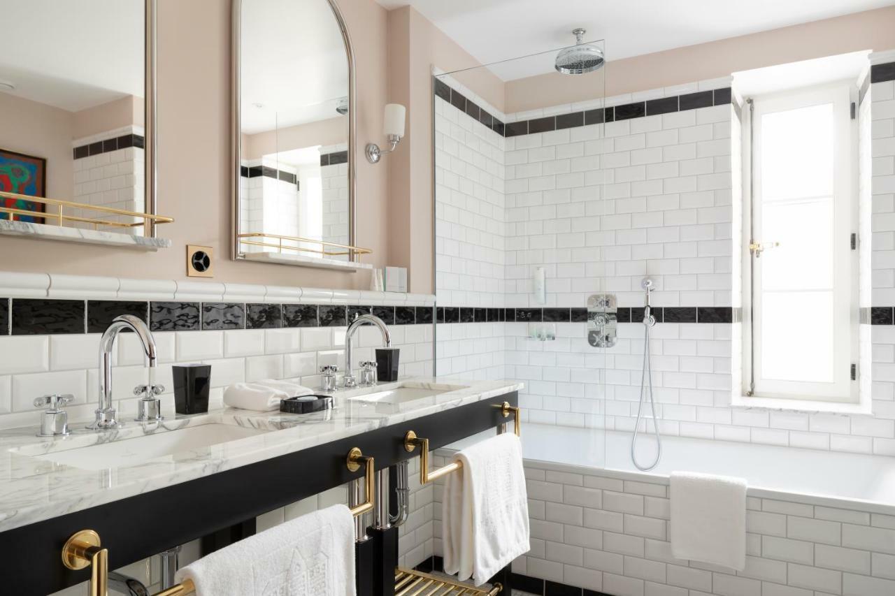 Habitación Doble Superior con bañera y balcón