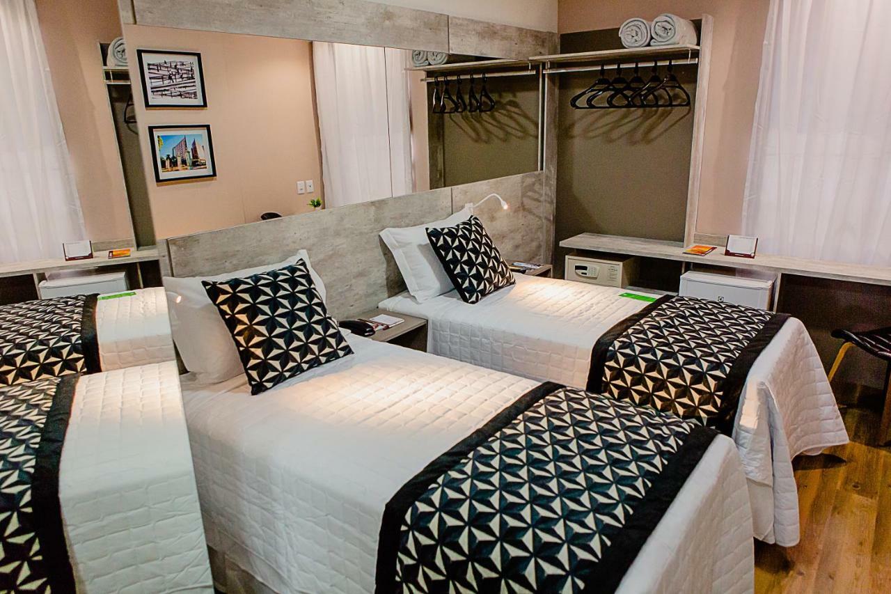 Quarto Deluxe com 2 Camas de Solteiro