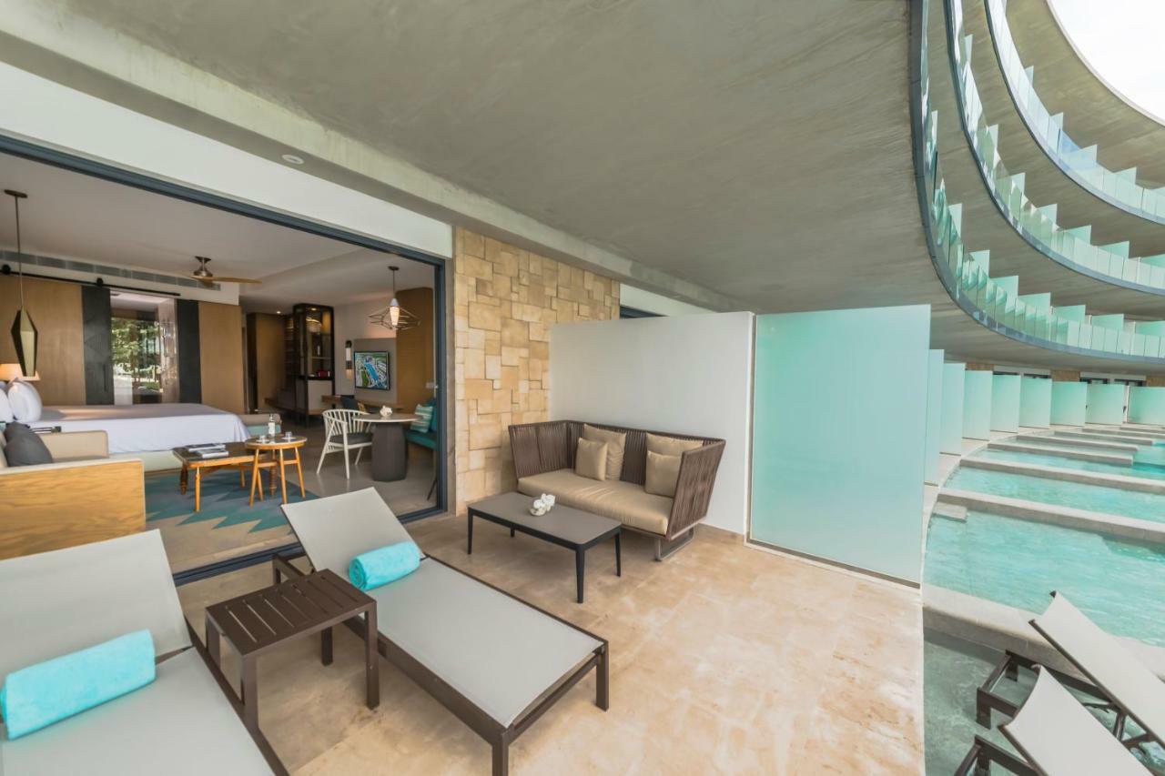 Romance Junior Suite Swim Out Partial Ocean View