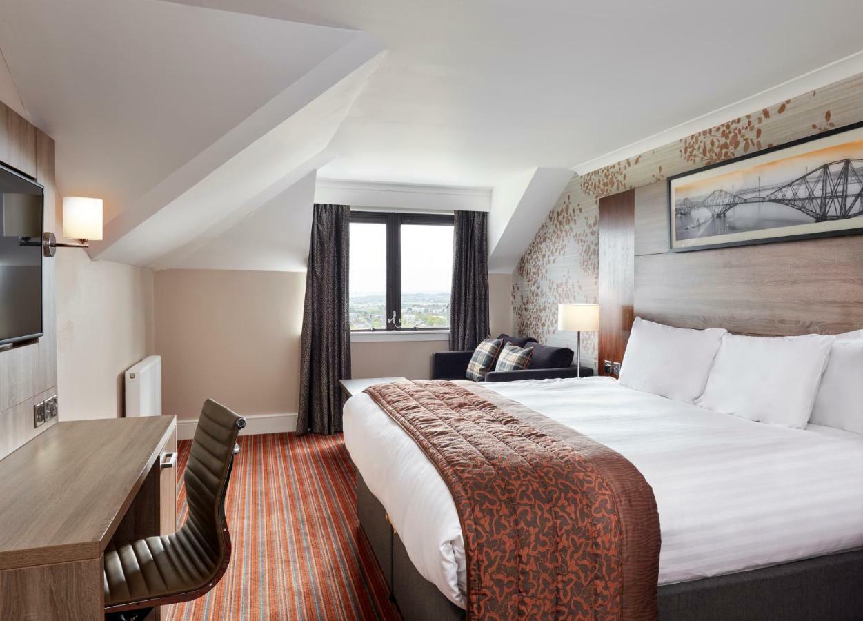 Superior Zimmer mit Kingsize-Bett und Sofa