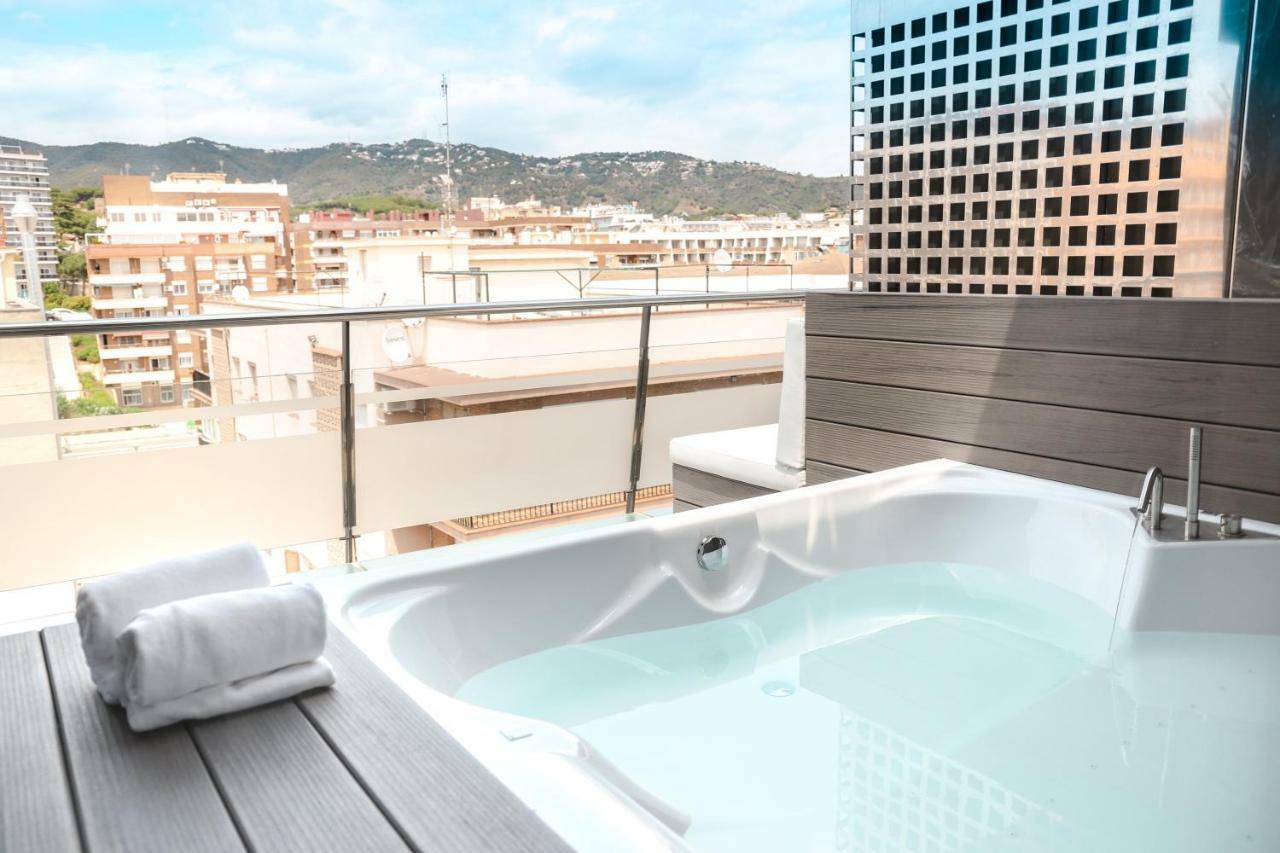 Suite con bañera de hidromasaje - Cama extragrande