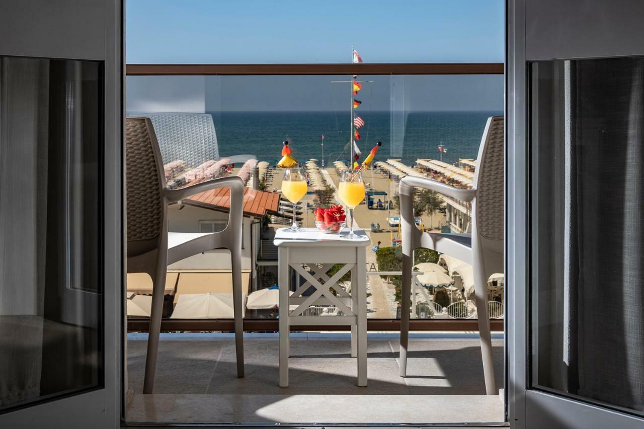 Camera Matrimoniale/Doppia con Letti Singoli con Balcone - Fronte Mare