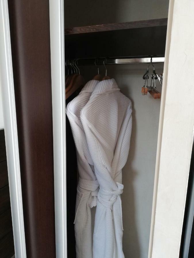 Deluxe Double Room with Balcony,974925487:JPEG