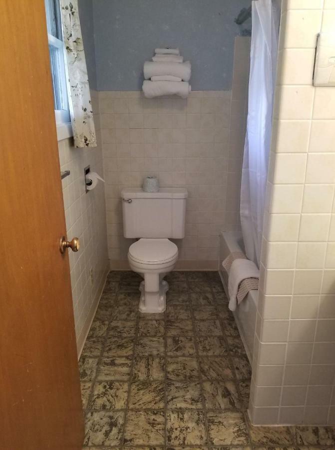 Queen Room,817234466:JPEG
