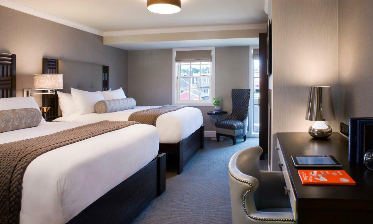 Double Queen Room with City View