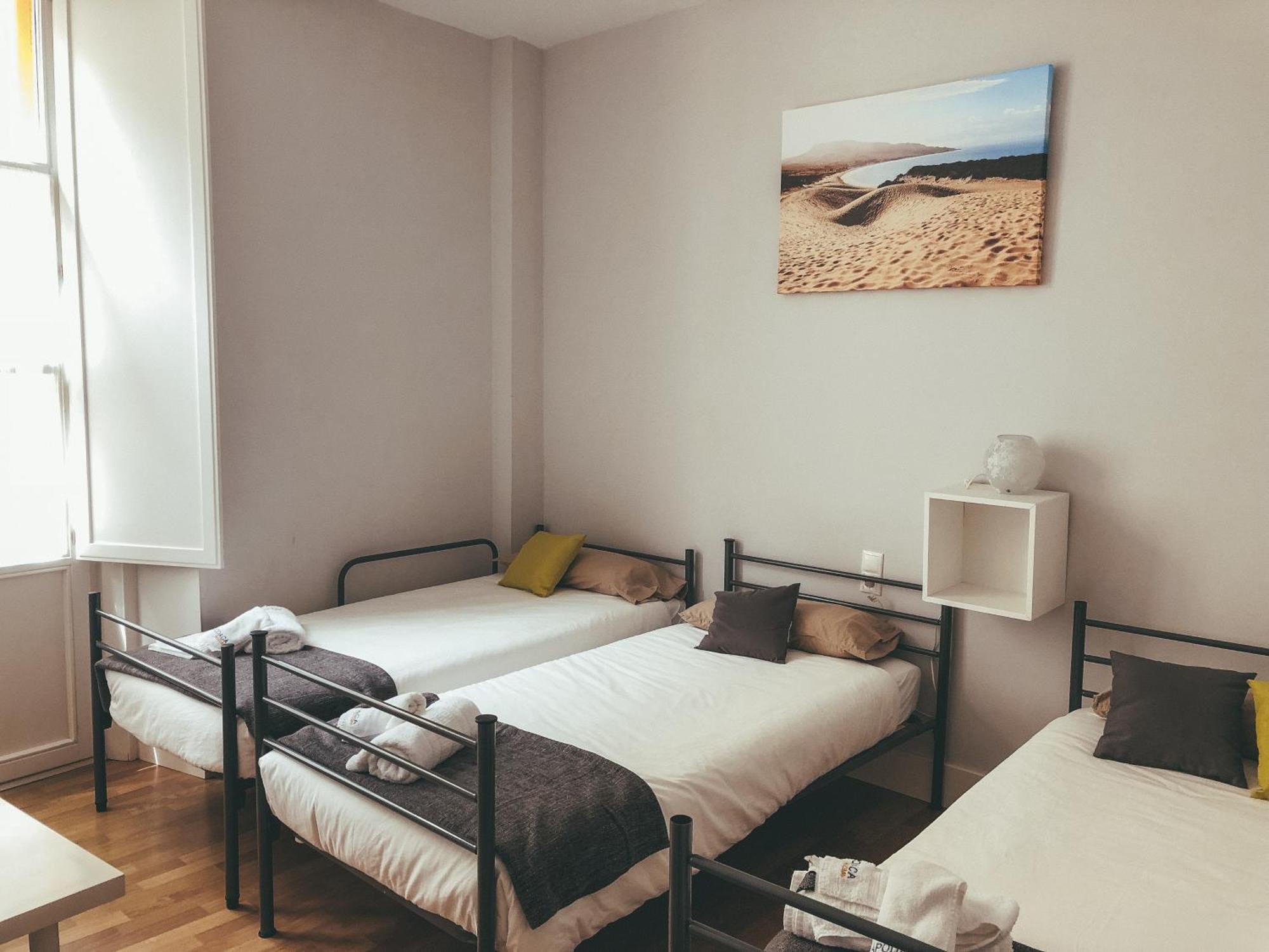Dreibettzimmer mit Gemeinschaftsbad