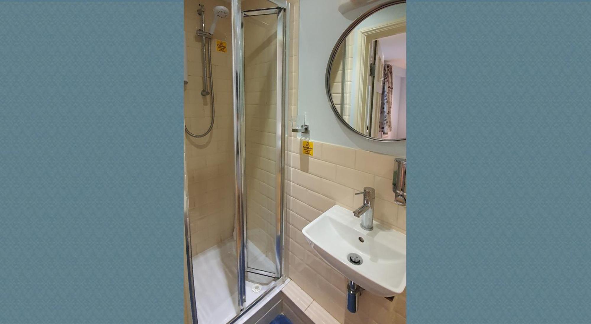 Habitación Doble con baño privado