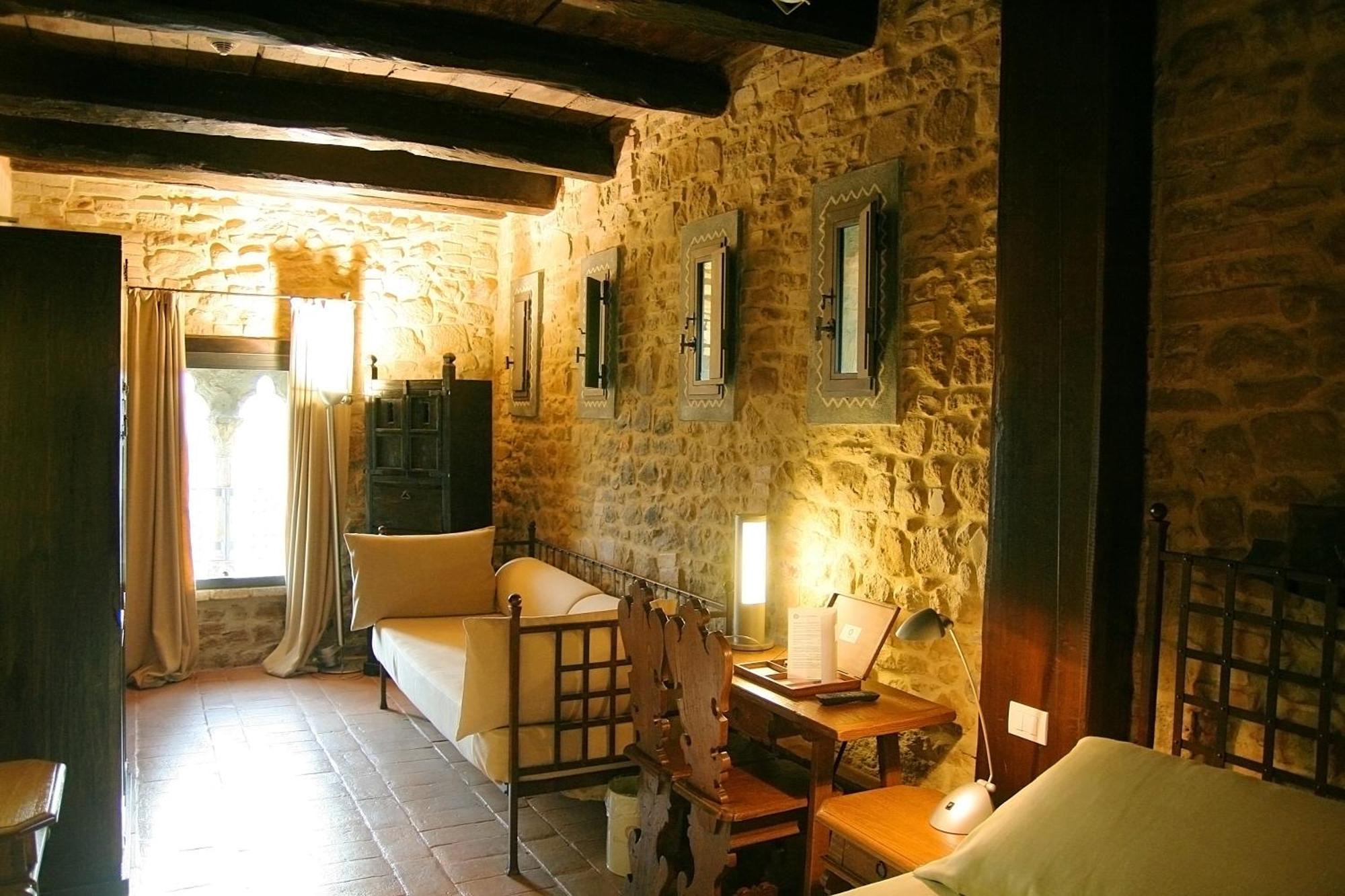 Family Room,1022298493:JPEG