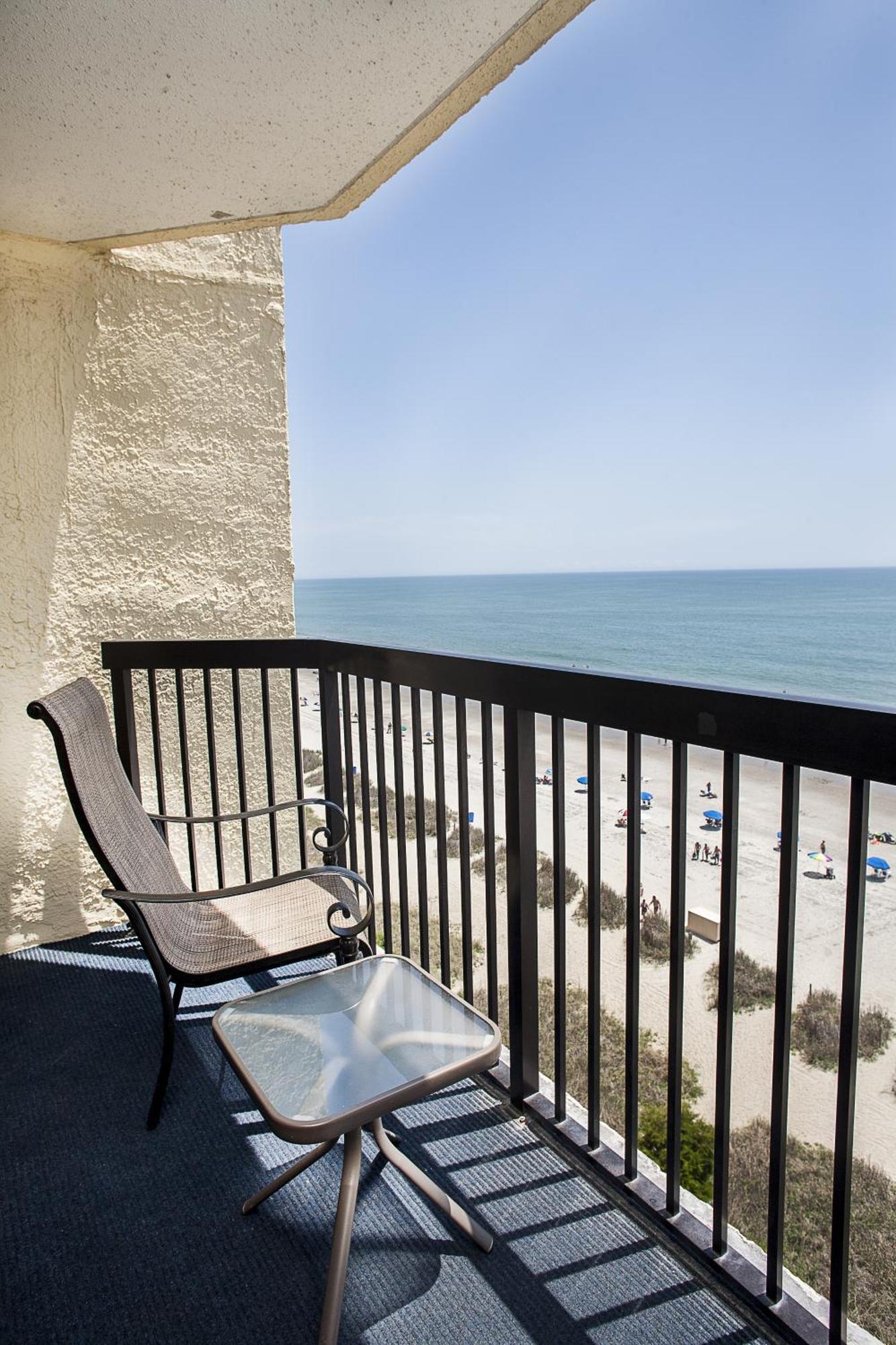 Pinnacle Oceanfront One Bedroom Queen Suite,824504579:JPEG